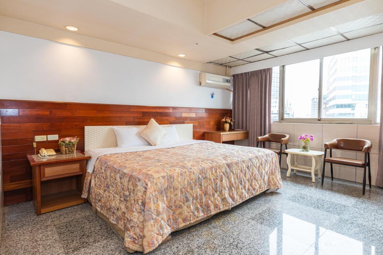 Yi Pin Business Hotel Taoyuan Exterior photo