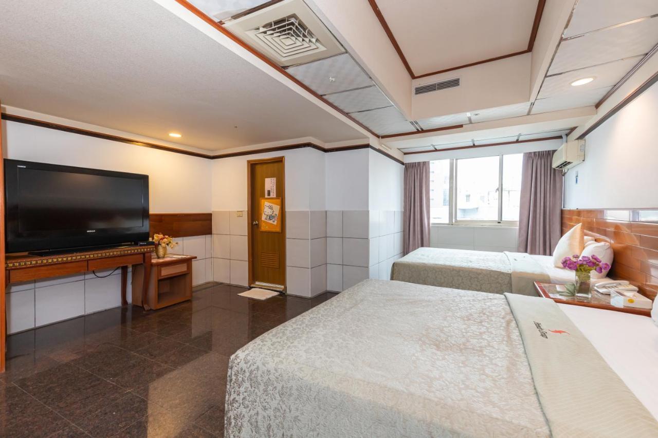 Yi Pin Business Hotel Taoyuan Exterior photo