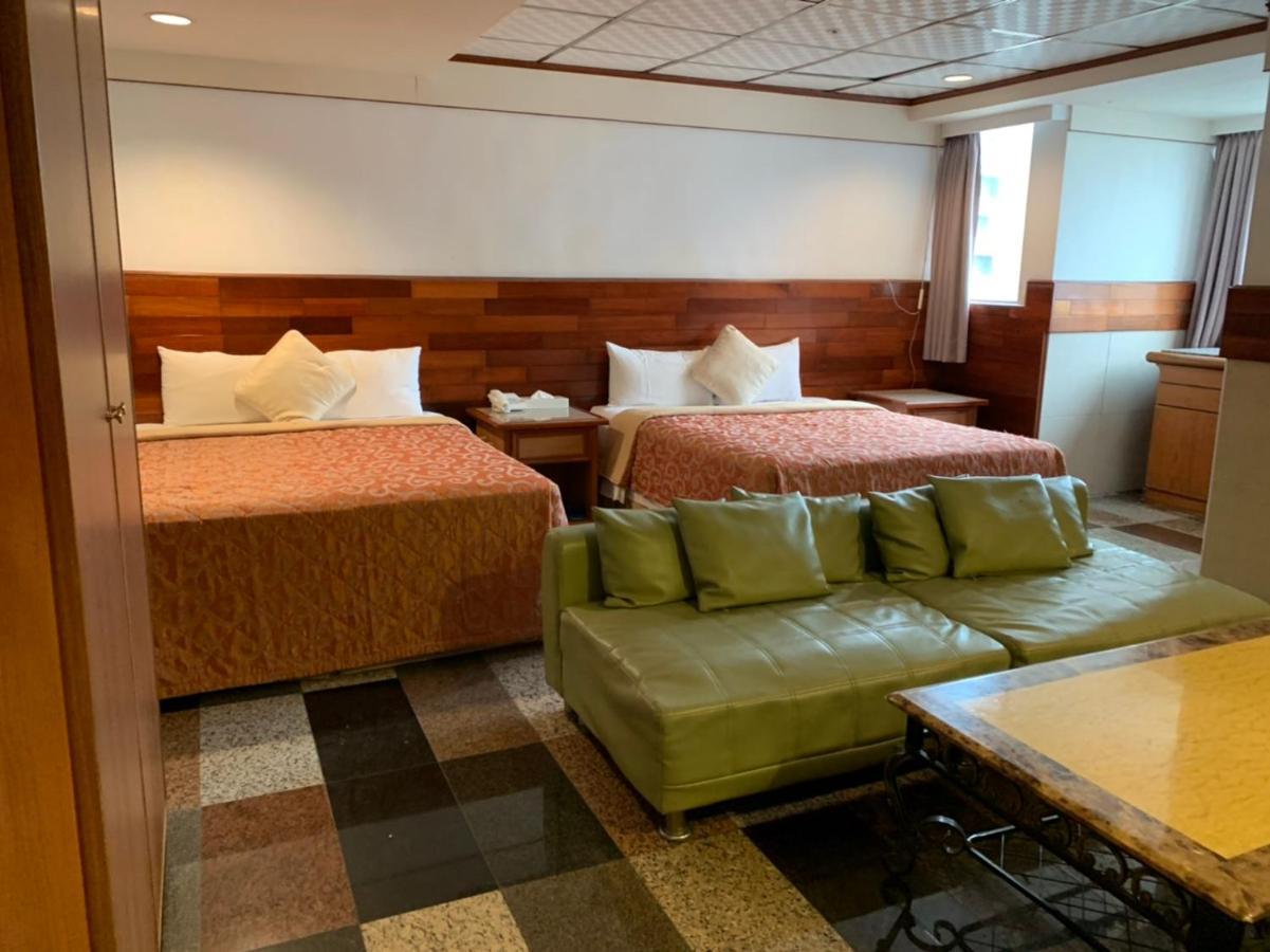 Yi Pin Business Hotel Taoyuan Exterior photo