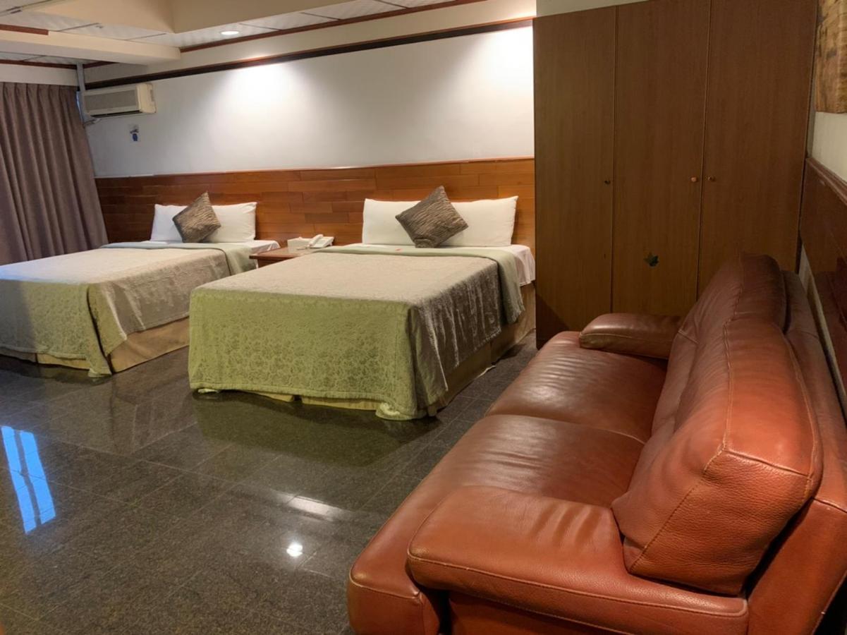 Yi Pin Business Hotel Taoyuan Exterior photo